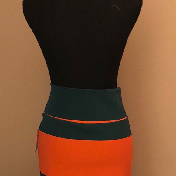 LulaRoe Cassie Skirt Striped Size Large Stretch - Picture 6 of 10